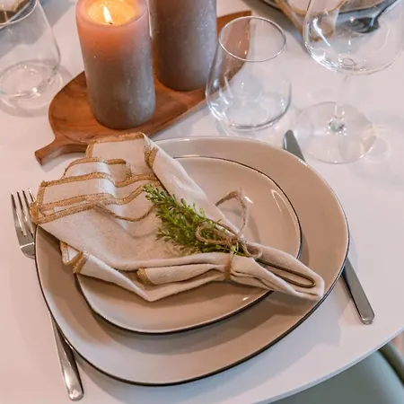 Huswell - Modern In A New Near The Sea Апартаменты *