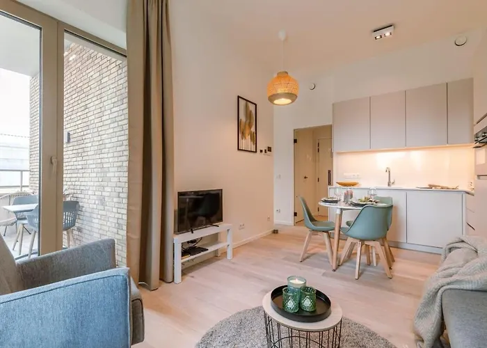 Huswell - Modern In A New Near The Sea Apartment *